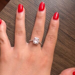 Elegant Silver Ring with Clear Gemstone